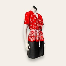 VTG Rd and white Floral print button up w/ Waist Tie Medium Union Made picture