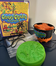 Vintage 1978 Mattel Creepy Crawlers Thingmaker II 3 Molds NO LID Untested picture