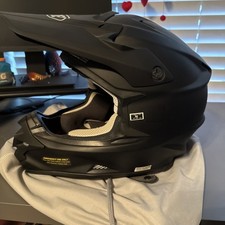 SHOEI VFX-W Solid Matte Black Medium M 7 1/8-7 1/4 Motocross Off-Road Helmet EUC picture