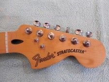 Fender Deluxe Stratocaster MIM Maple Neck w/Fender Locking Tuners Excellent picture