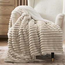 Bedsure Soft Sherpa Blanket Fluffy Throw Gift Beige 50