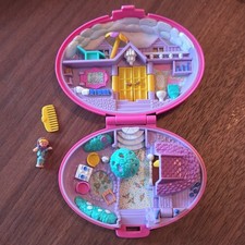 Bluebird Polly Pocket Vintage 1995 Compact Playset w Figure & Comb picture