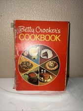 Vintage 1971 Betty Crocker’s Cookbook Pie Chart 9th Printing Hardcover Recipes picture
