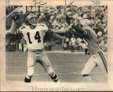1972 Press Photo New Orleans Saints Football Player Edd Hargett in Action picture
