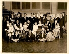 GA252 Approx 1920s Original Photo LITTLE THEATER OPERA ENTERTIANS @ ELLIS ISLAND picture