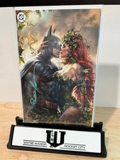 🔥GNORTS SWIMSUIT #1 **SIGNED PARRILLO** BATMAN POISON IVY MEGACON VARIANT🔥 picture