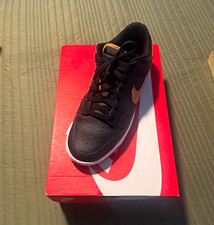 Nike Dunk Low Men’s Black Solid Low Top Lace-Up Athletic Sneakers Pre-Owned picture