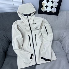 EXCLUSIVE Arcteryx jacket NEW mens MEDIUM picture