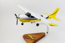 Cessna® 210 Centurion 1963, 18 inch Mahogany Model picture