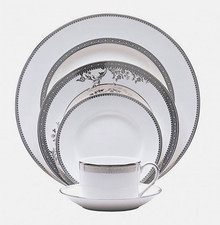 Vera Wang Wedgwood Vera Lace Platinum 5 Piece Place Setting Japan Unused Boxed picture