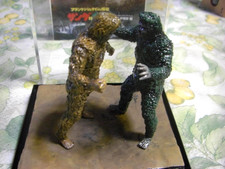 Bandai HG Sanda Gaira 1966 Toho Monster Figure Set Display Case Kaiju picture