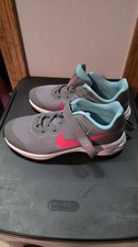 Nike Revolution 6 FlyEase Low Smoke Grey Siren Red - DD1113-006 Size 2.5Y  Nwot picture