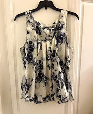 H&M Women’s Floral Pleated Chiffon Lined Scoop Neck Sleeveless Blouse 10 picture