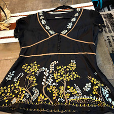 Sundance Women’s Black Floral Embroidered V-Neck Short Sleeve Button Blouse 6 picture