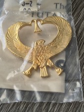 Vintage The Treasures of Tutankhamen Necklace Pendant MMA 1976 Falcon Gold Tone picture