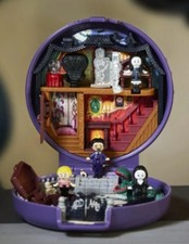 Polly Pocket Compact The Addams Family 2024 Collectors Set Playset Dolls NEW picture