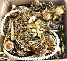 3 Pounds 3 Lbs Old Unsearched Jewelry Lot VTG & Now Junk & Wear & Resell Tangled picture