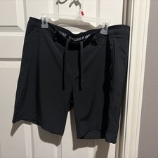 Waggle Golf Men’s Ace Shorts  7” Inseam Onyx Black Size XL NWT picture