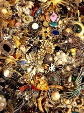 Estate 1 Lb+Unsorted BULK Mixed Jewelry Lot Vintage-Mod-Retro CRAFT REPAIR WEAR picture