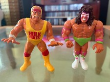 2 WWF Hasbro Lot VERY CLEAN Hulk Hogan Ultimate Warrior vintage figures wwe wcw picture