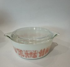 Vintage PYREX Pink Amish Butterprint #472 1.5 pt Casserole Dish with Lid picture