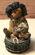 Boyds Bears VICTORIA the LADY Covered Trinket Box Figurine 2 piece #2004 picture