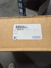 NOS Door Glass - GM 25640133-Fitments in description. 1992-1999 GM FRONT LEFT picture