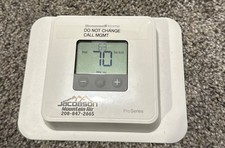 Honeywell TH1110D2009 T1 Pro Non Programmable Thermostat - White picture