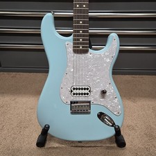 Fender Tom Delonge Stratocaster Daphne Blue (2023) Seymour Duncan Blink 182 picture