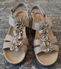 NWOB Clarks Womens Beige Merliah Sheryl Embellished Slingback Sandals 10 picture