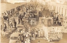 MX: Carnaval Parade & Crowds in Mazatlán MEXICO 1941 RPPC Photo Postcard COPY picture