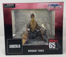 Diamond Gallery Diorama Godzilla Rodan 1993 PVC Statue box damage picture
