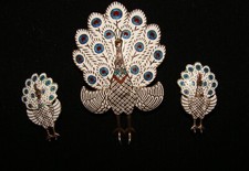 Vintage Siam Niello Sterling Silver Enamel Hinged Peacock Pin & Clip Earring Set picture