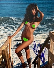 PAZ dE La HUERTA SIGNED 8 X 10 COLOR PHOTO KNOWN FOR BOARDWALK EMPIRE HBO SERIES picture