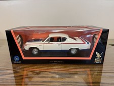 Road Signature Lucky Diecast 1970 AMC Rebel 1/18 picture