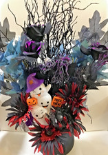 BEAUTIFUL ONE OF A KIND CUTE WITCHES GHOST FALL CENTERPIECE FLORAL DECOR  - NEW picture