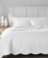 $285 New Charter Club Bailey Scallop 3-Pc. Quilt Set White Full/Queen picture