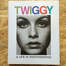 Twiggy: A Life in Photographs by National Portrait Gallery 185514414X The Fast picture