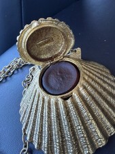 Vintage 1972 Estée Lauder Azurée Golden Seas Solid Perfume Shell Necklace picture