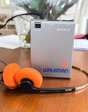 A Vintage Sony Walkman SRF-30W FM Stereo Receiver Radio- PRISTINE Condition picture