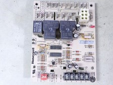 Honeywell ST9120C4016 Furnace Control Circuit Board HQ1009836HW picture