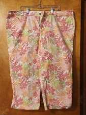 CJ Banks Women's Size 22W Floral Capris Cotton picture