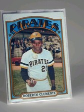 1969 Topps - Roberto Clemente #50 Bob on Card picture