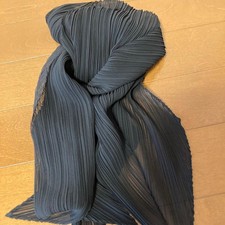 PLEATS PLEASE ISSEY MIYAKE Stole picture