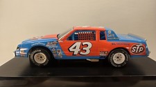 NASCAR CLASSICS 1981 RICHARD PETTY #43 STP DAYTONA 500 RACE WIN 1/24 CAR picture