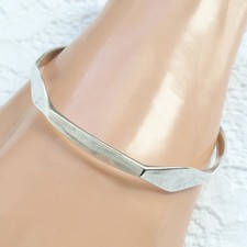 Vint Artisan Modernist 925 Sterling Silver Bangle Bracelet Hand Hammered Signed picture