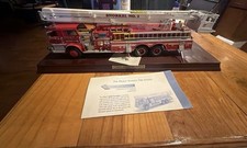 The Franklin Mint The Pierce Snorkel Fire Engine  On Original Stand A Great Add picture