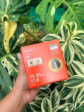 Sony FE 85mm f/1.8 BRAND NEW picture