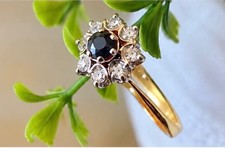 Women’s size 7 18k gold Diamond and Sapphire Ring picture