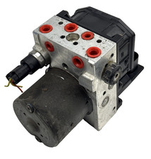 2004-05 Volkswagen Passat ABS Brake Pump Control 4B0614517G Module picture